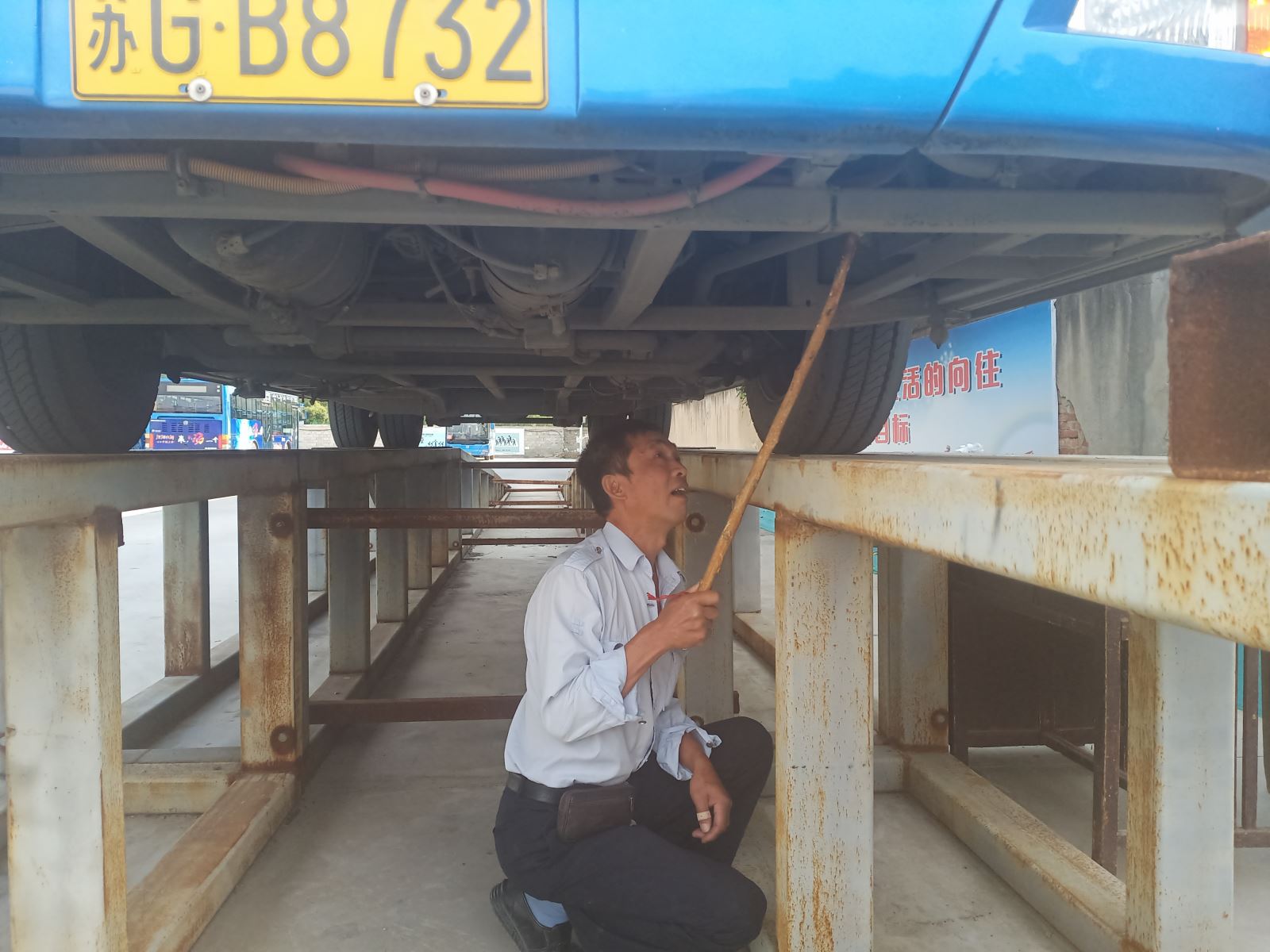 公交集團公交事業(yè)一部開展國慶、中秋節(jié)前車輛安全大檢查